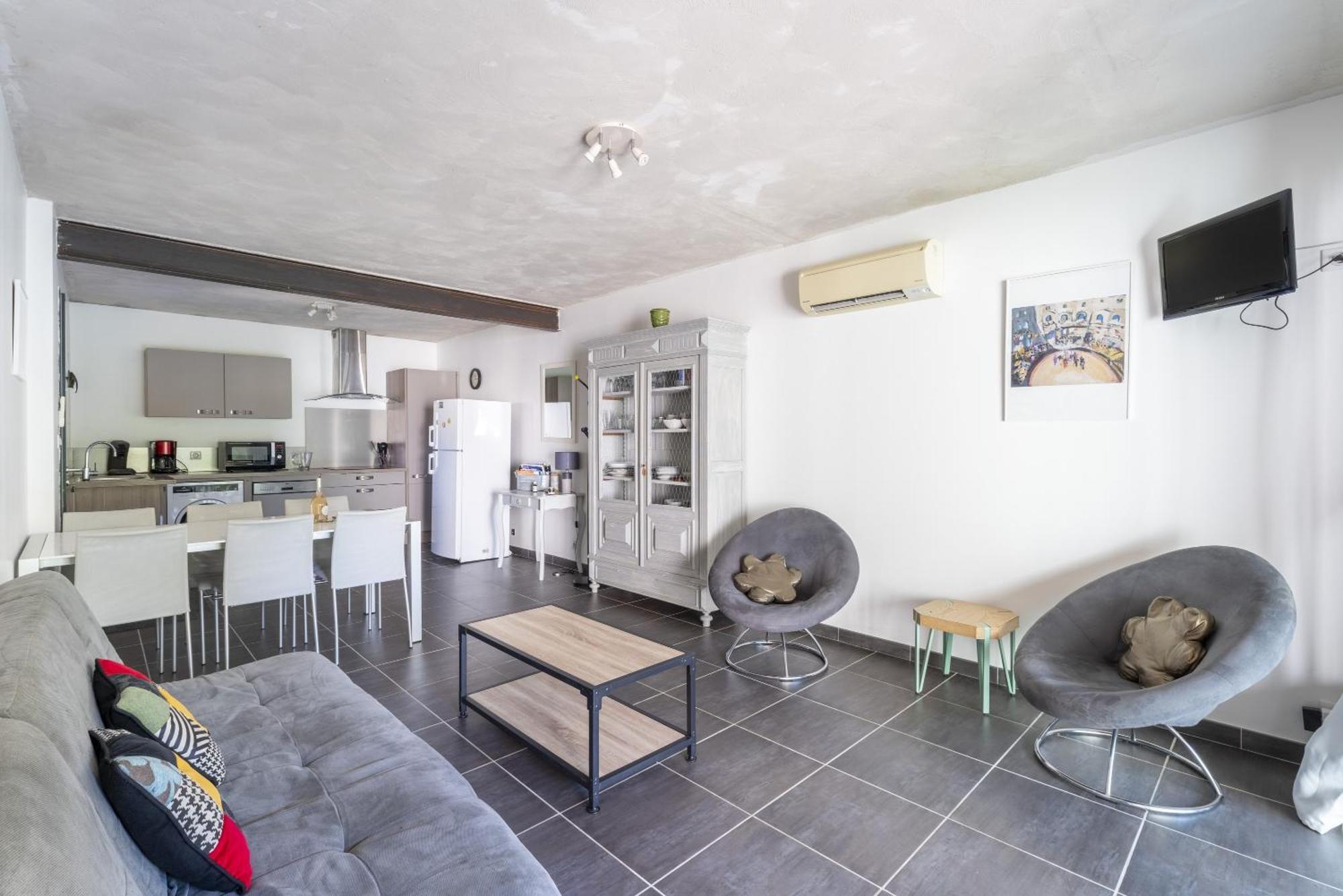 L'Ensemble Du Gite De Tante Berthe Camaret-sur-Aigues Exterior foto